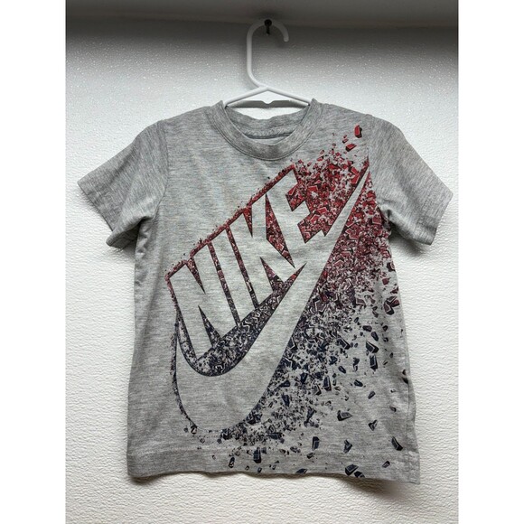 Nike Athletic Cut Logo Print Gray Boys T-Shirt Short Sleeve Size: 4 - Picture 1 of 6